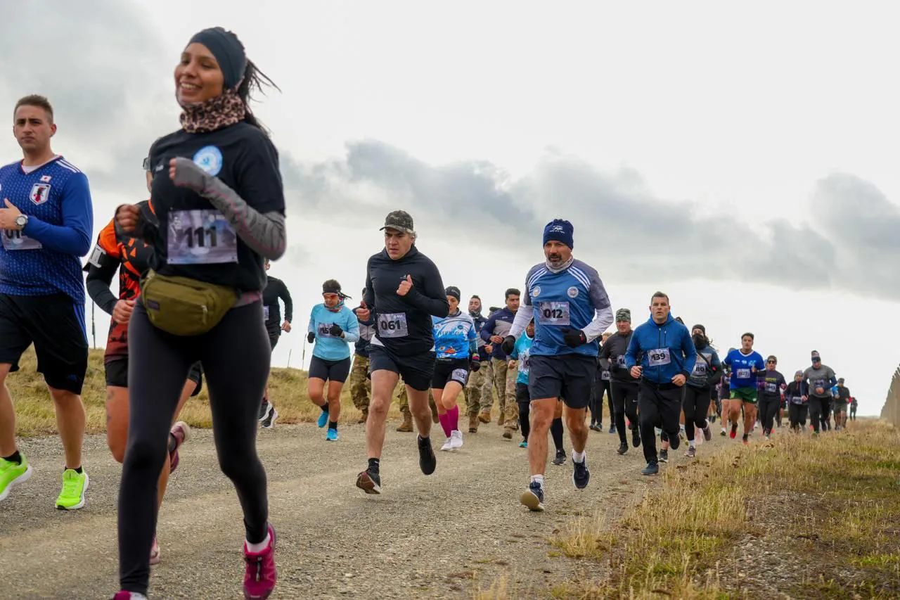 Unos 200 riograndenses participaron de la prueba atlética por Malvinas (2)