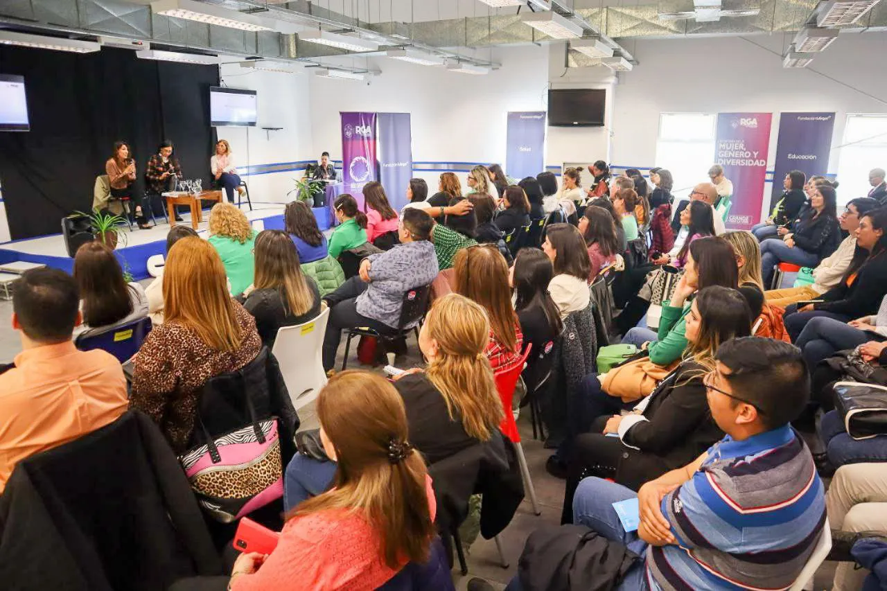 photo_5046740998805367688_y