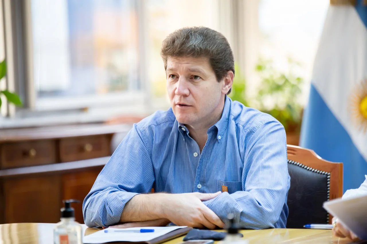 photo_5017436471304498571_y