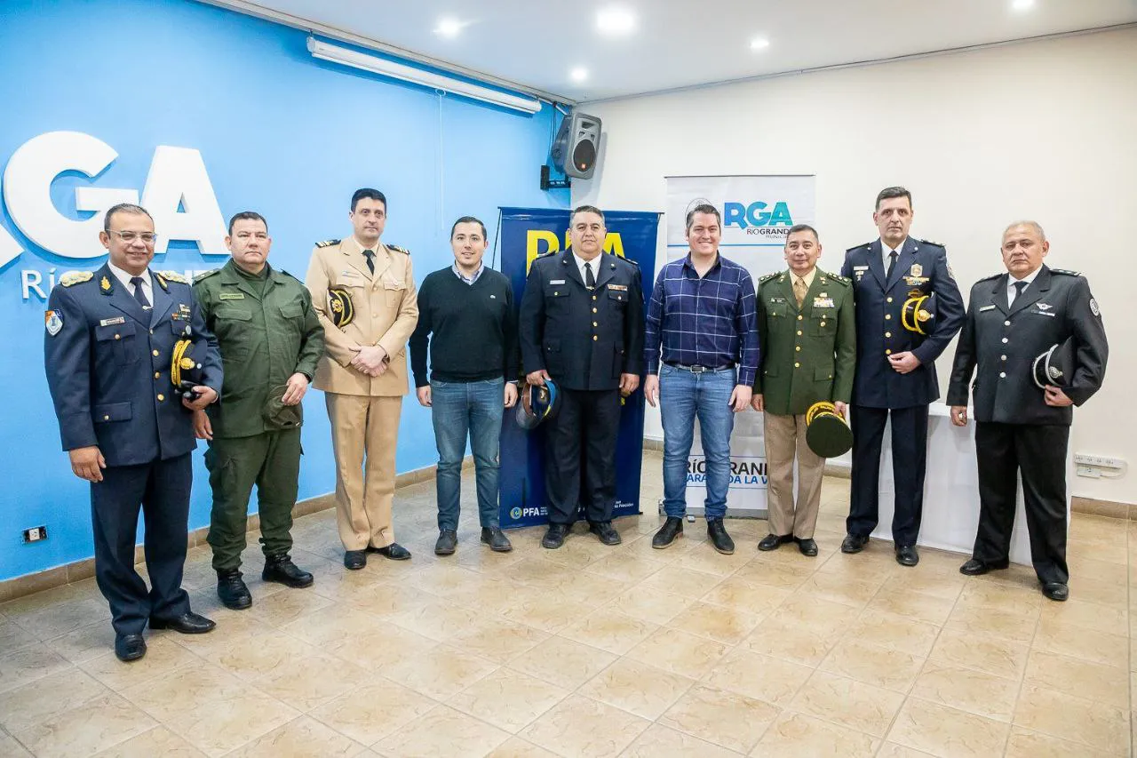 photo_5073646576618023997_y