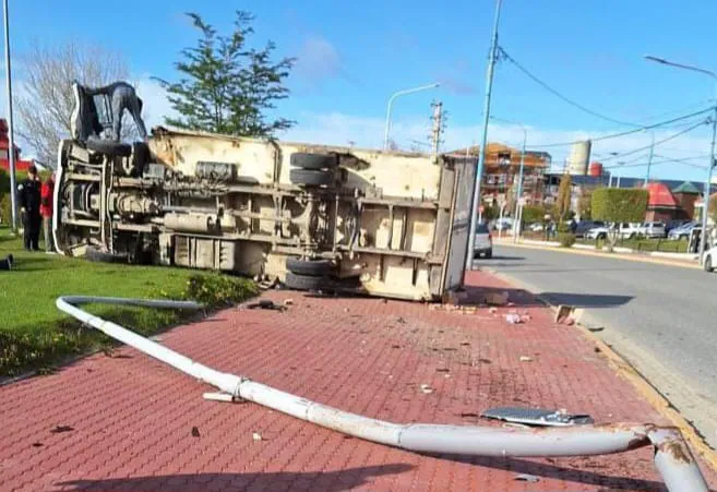 multimedia.normal.9adccfe109b5c668.VnVlbGNvIE1haXDDuiB5IEd1YXJhbsOtX25vcm1hbC53ZWJw