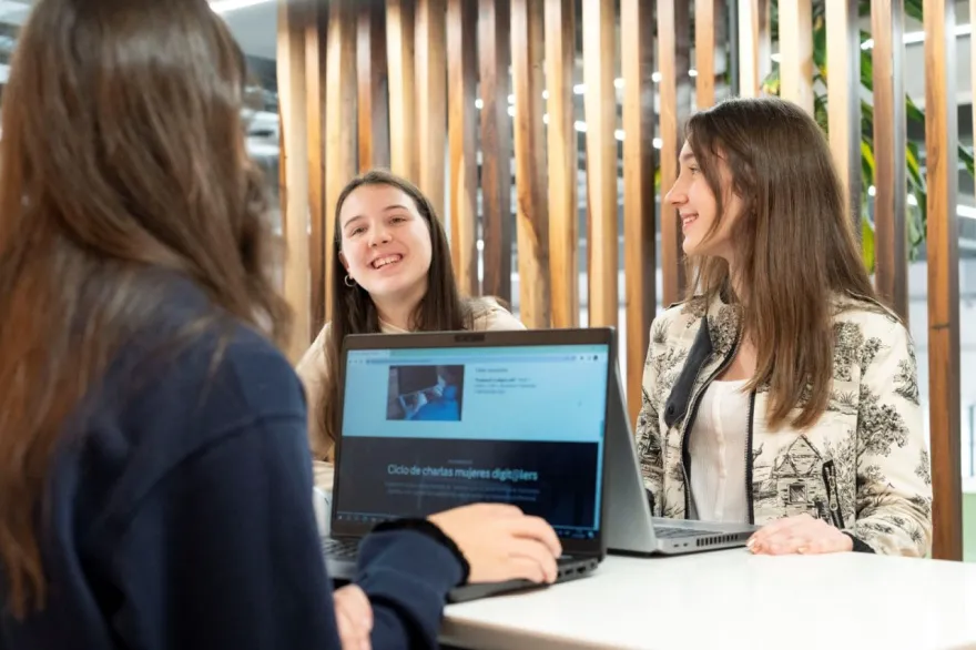 20230803153032_photo1691075965