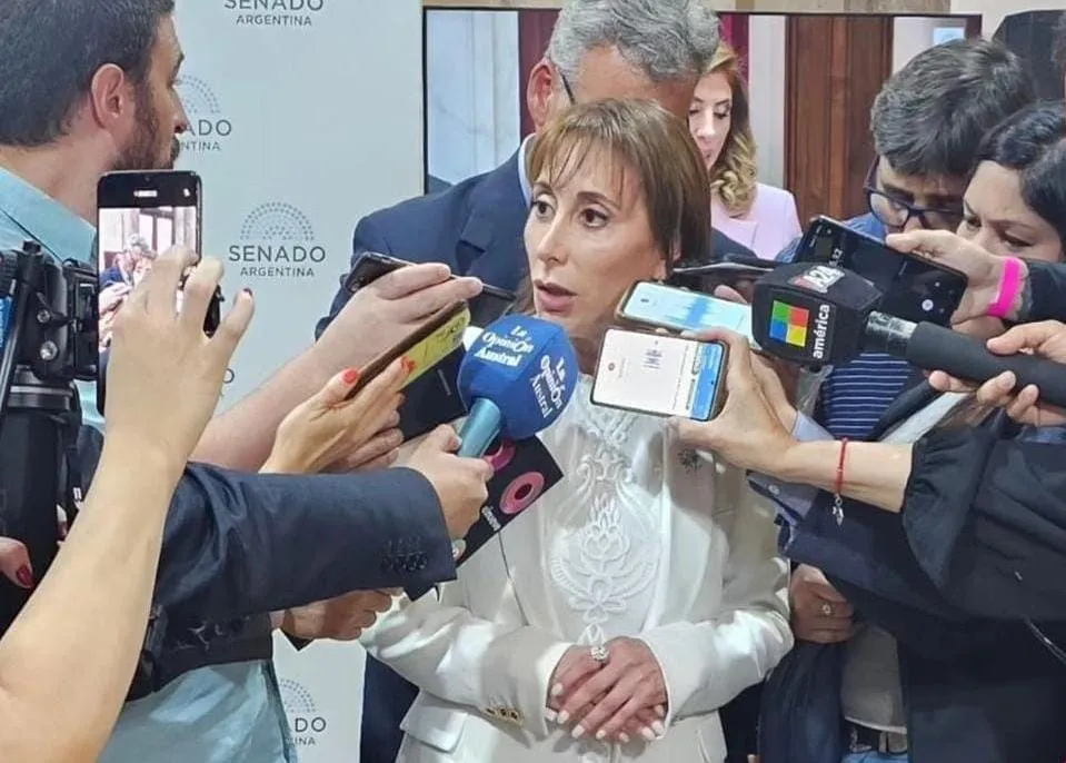 multimedia.normal.97354ef3b97cc6f8.Q3Jpc3RpbmEgTMOzcGV6X25vcm1hbC53ZWJw (1)