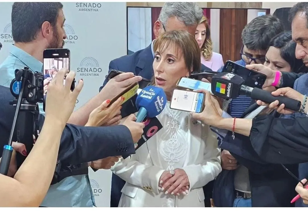 CRISTINA lOPEZ