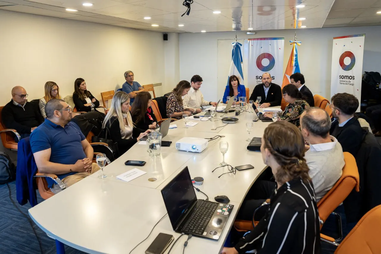 photo_5161141885140577175_y