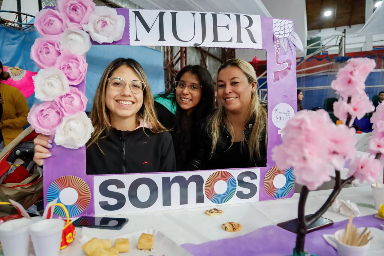 photo_5154732818977369092_y