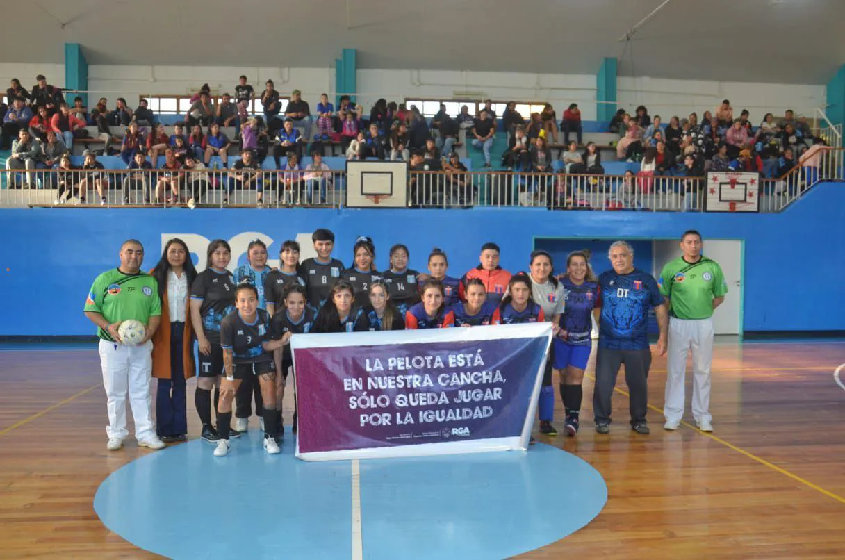 photo_4952221241205436245_y