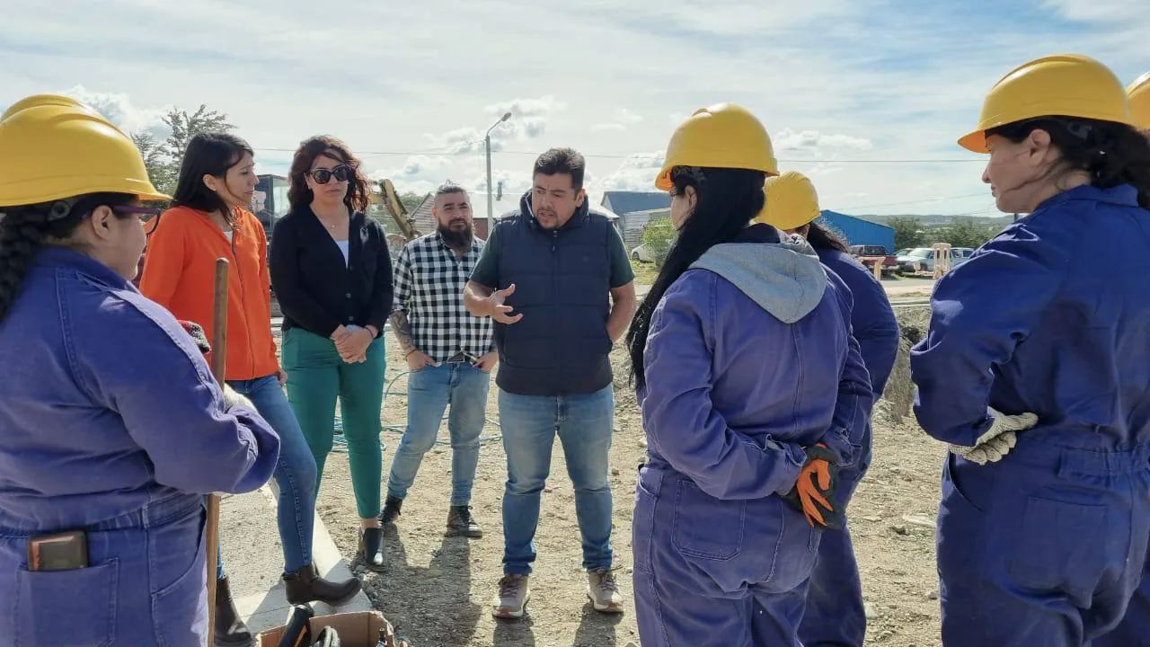 photo_5008304889796865207_y