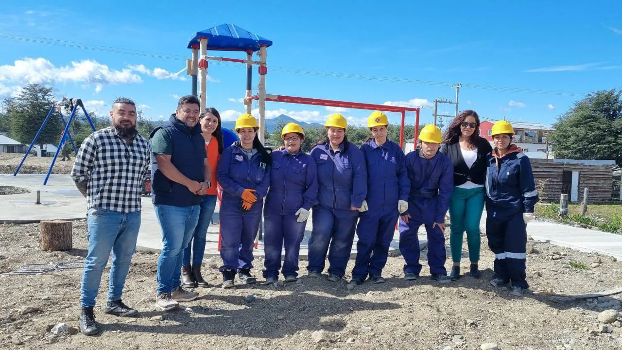 photo_5008304889796865204_y