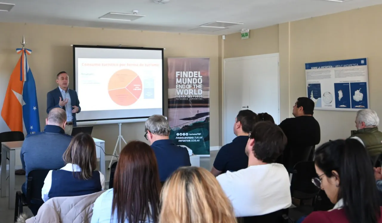 photo_5172739705589050705_y