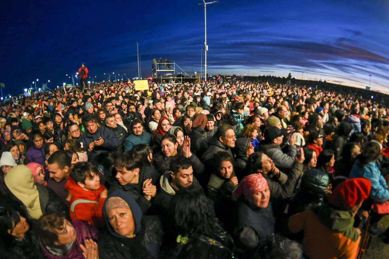 photo_5159430048615345134_y