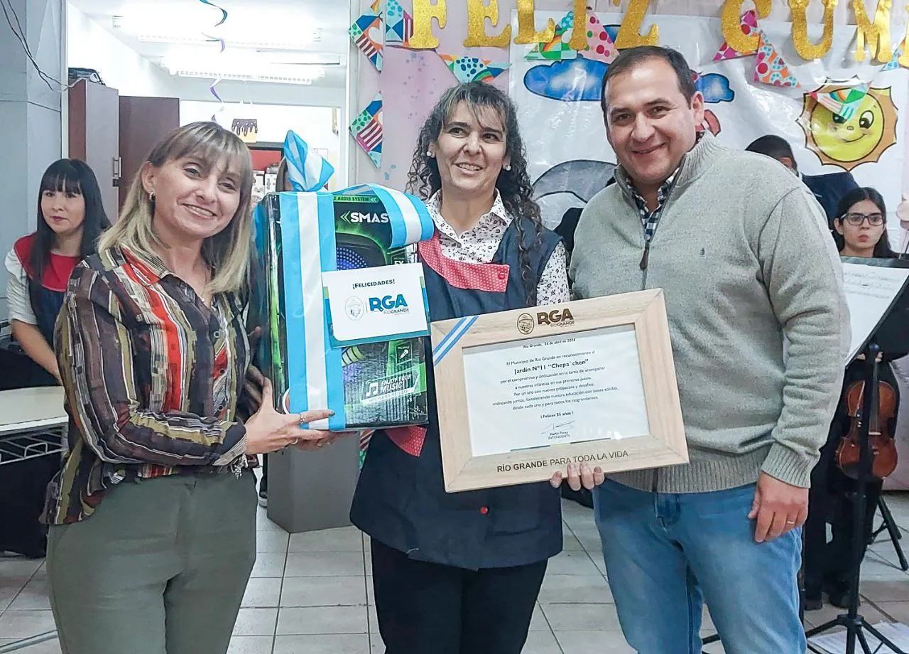 photo_5003826931124251781_y