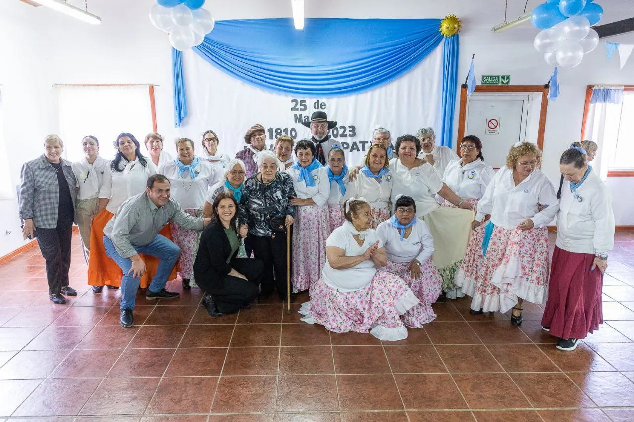 photo_5152672437266131796_y