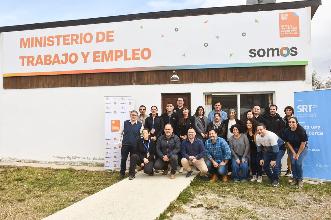 multimedia.normal.b6c65307d54a60af.TWluaXN0ZXJpbyBkZSBUcmFiYWpvIFRvbGh1aW5fbm9ybWFsLndlYnA=