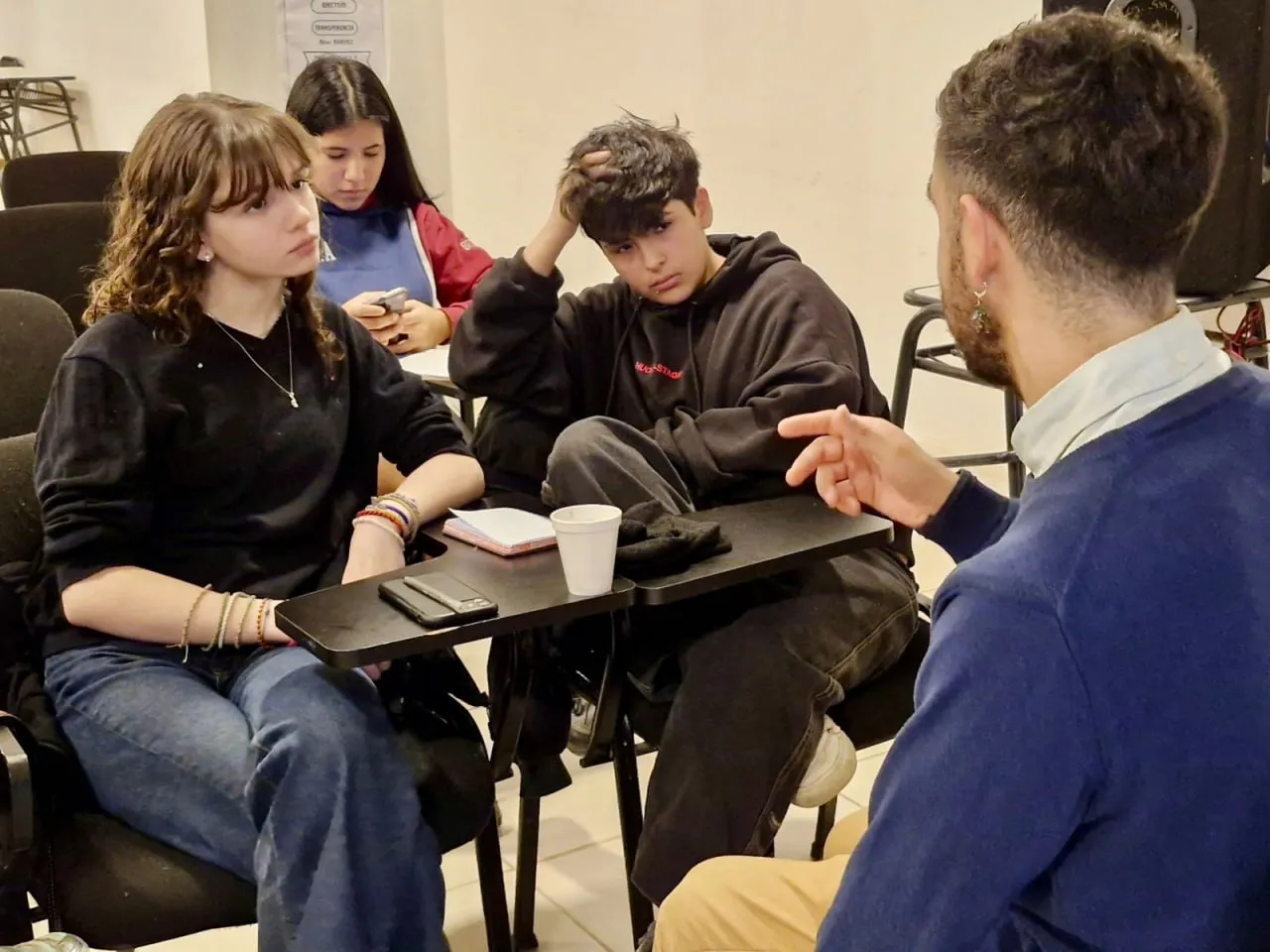 JOVENES FUEGUINOS