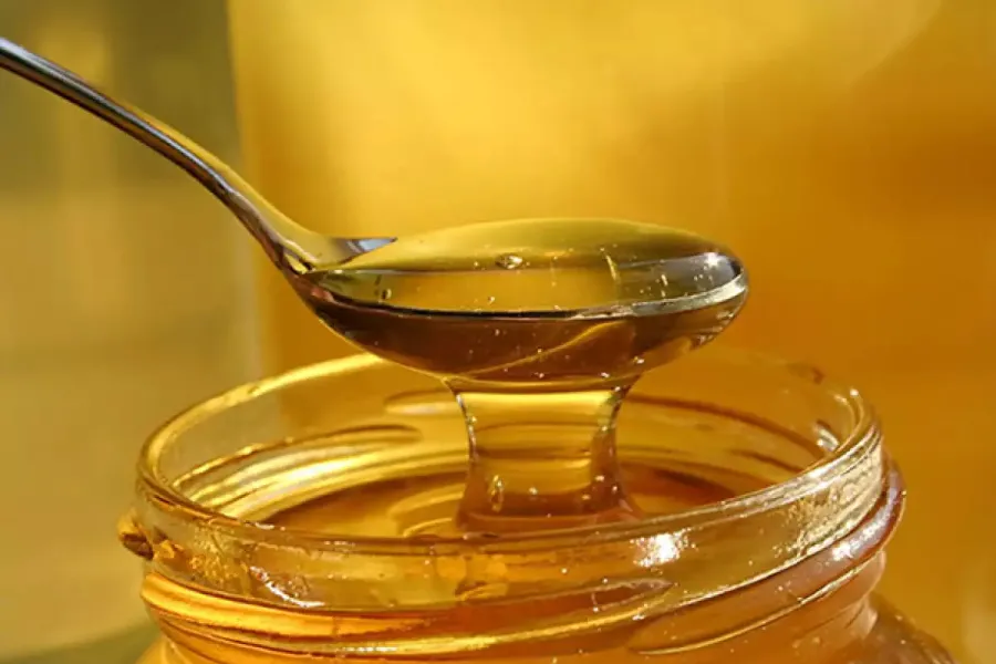 900x600_anmat-prohibio-venta-consumo-miel-abeja-considerarla-peligrosa-para-salud-1049899-064829