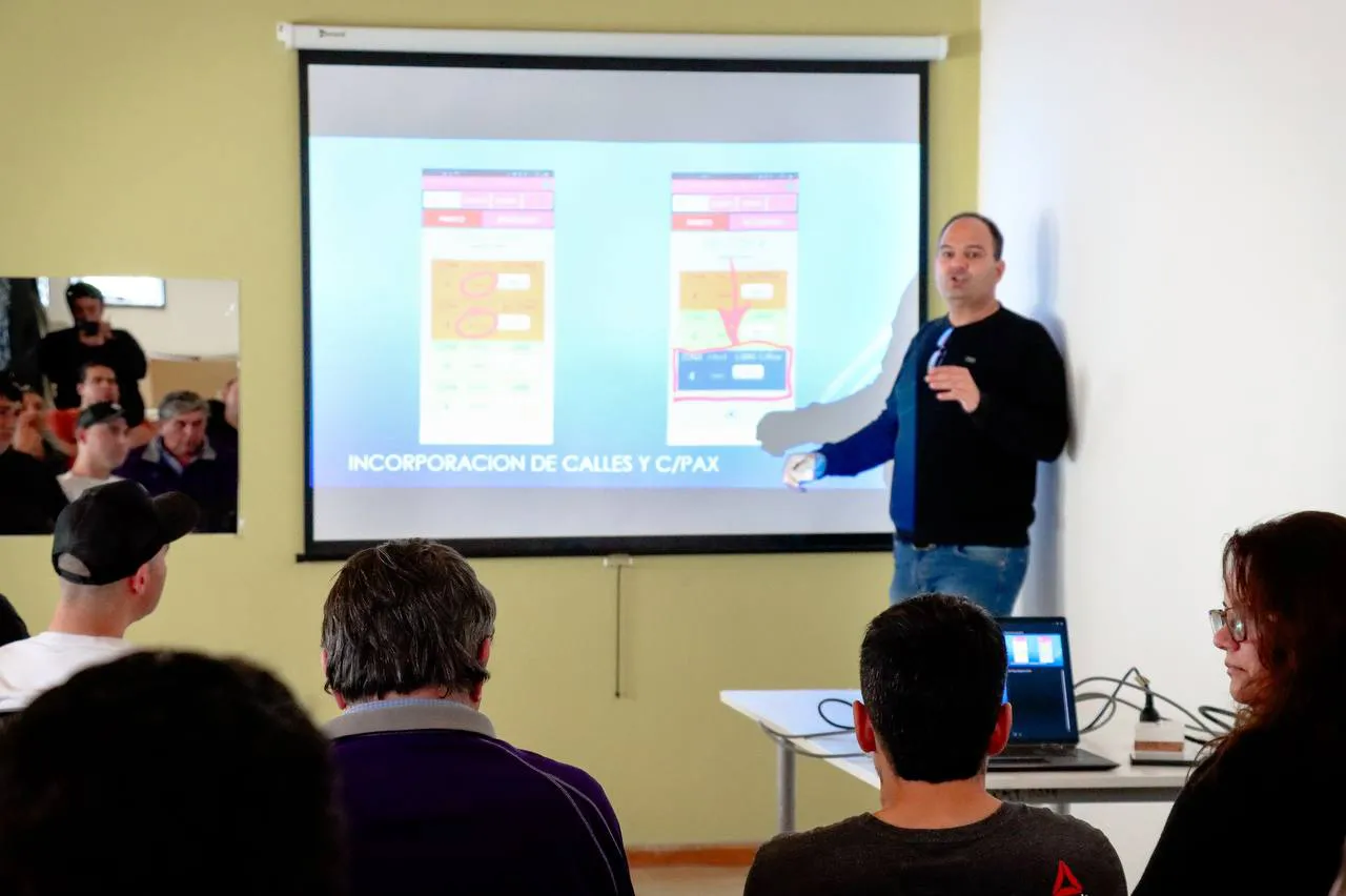 photo_5152636303706270601_y