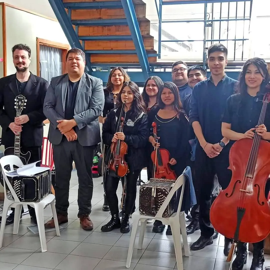 photo_5037414584696286216_y