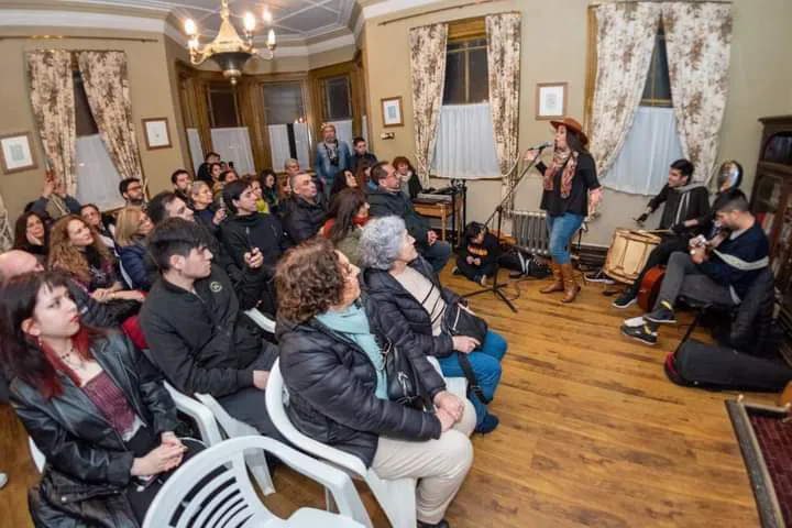 photo_4929513362564427545_x