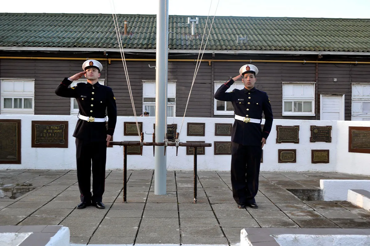 multimedia.normal.b6f6ba4d4cea2f45.QXJtYWRhIDI1IGRlIE1heW8gKDMpX25vcm1hbC53ZWJw