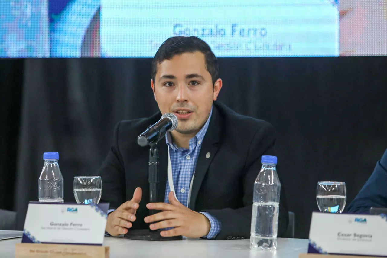 multimedia.normal.8e75fe5b242e35e0.476f6e7a616c6f20466572726f5f6e6f726d616c2e77656270