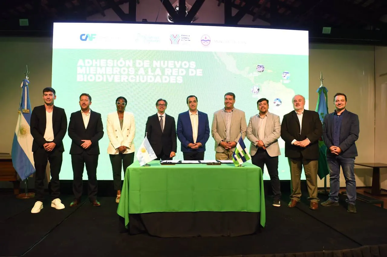 photo_5102668589760097770_y