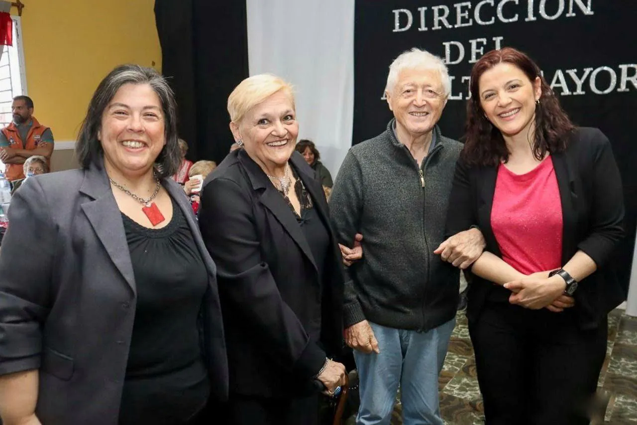 photo_5107535045404502949_y