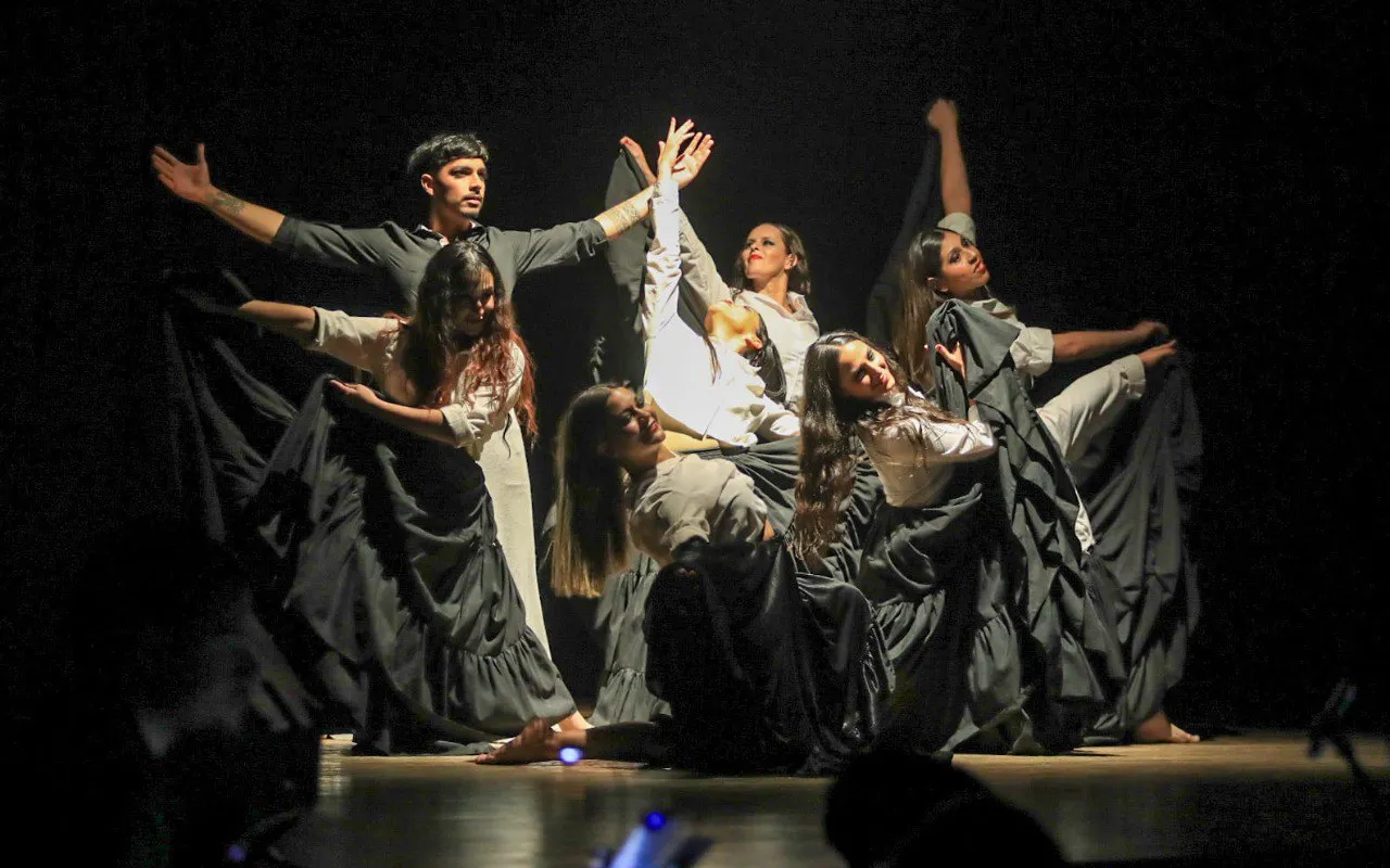 photo_5152137846981766367_y