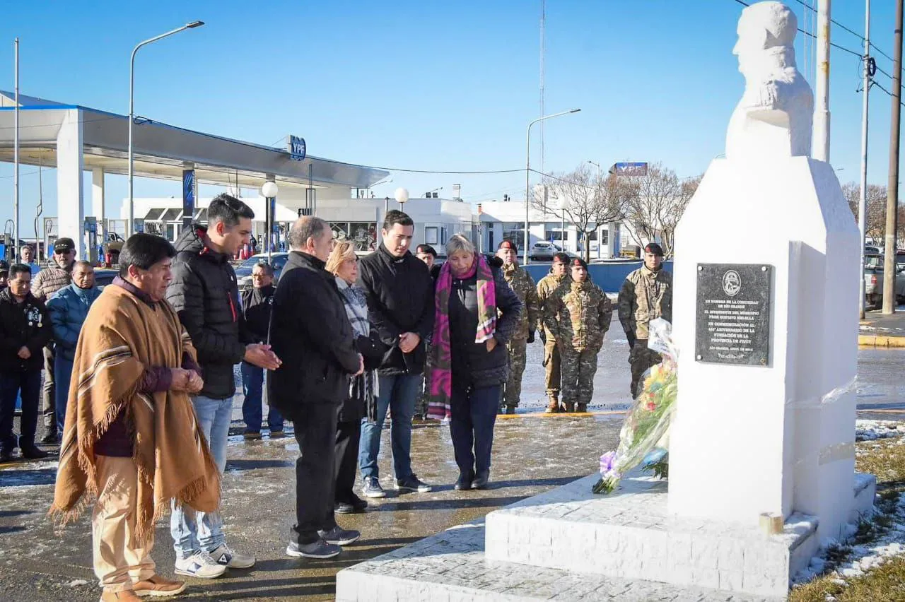 photo_5132342578937703303_y