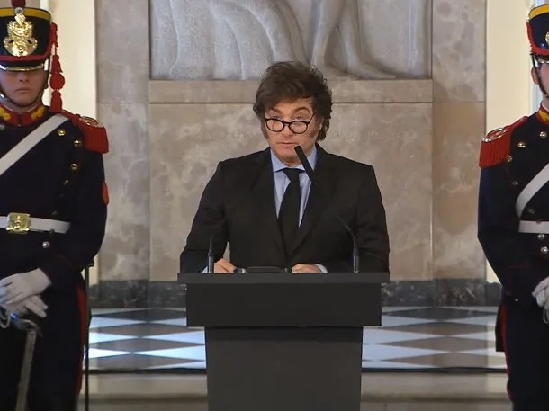 milei-busto-menem