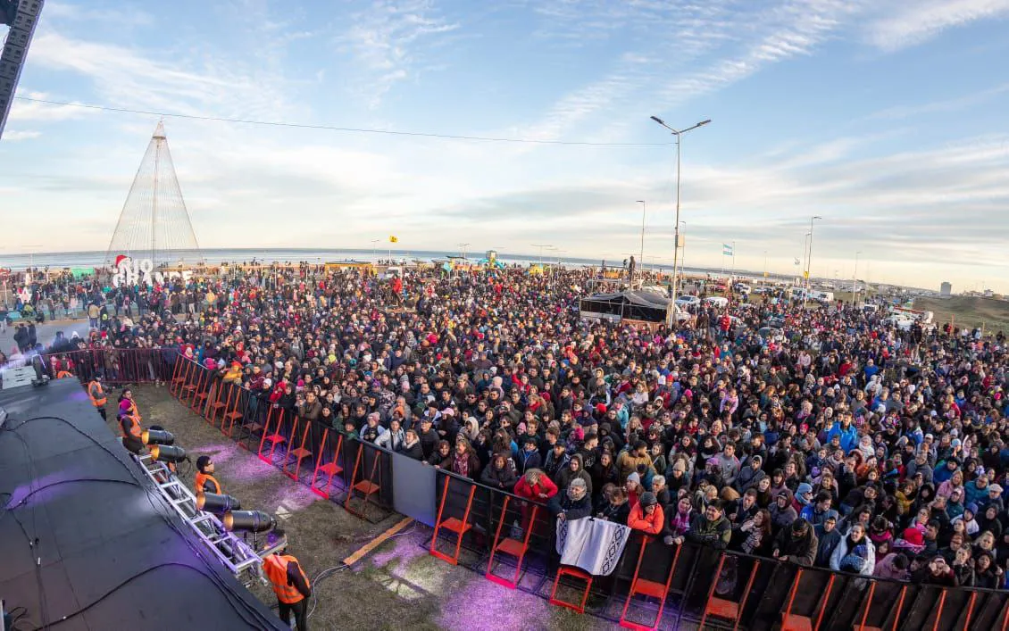 photo_5159319079545318442_y