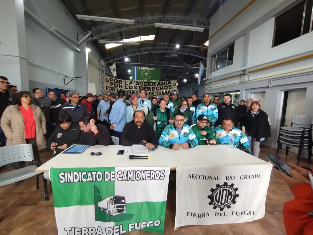 multimedia.normal.89d33cb2d8afc94a.VU9NIC0gQ2FtaW9uZXJvc19ub3JtYWwud2VicA==