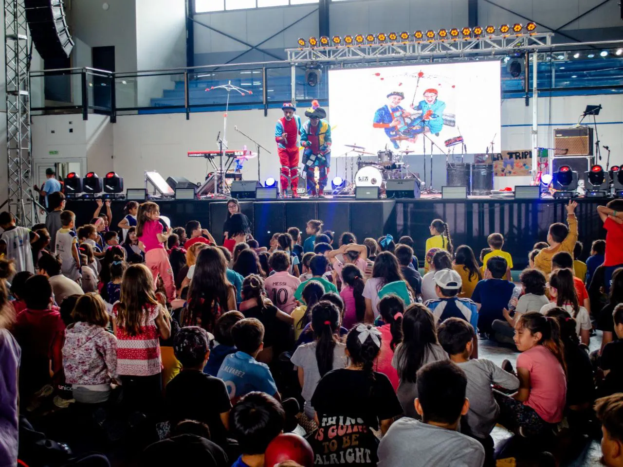 photo_5017386795712753398_y