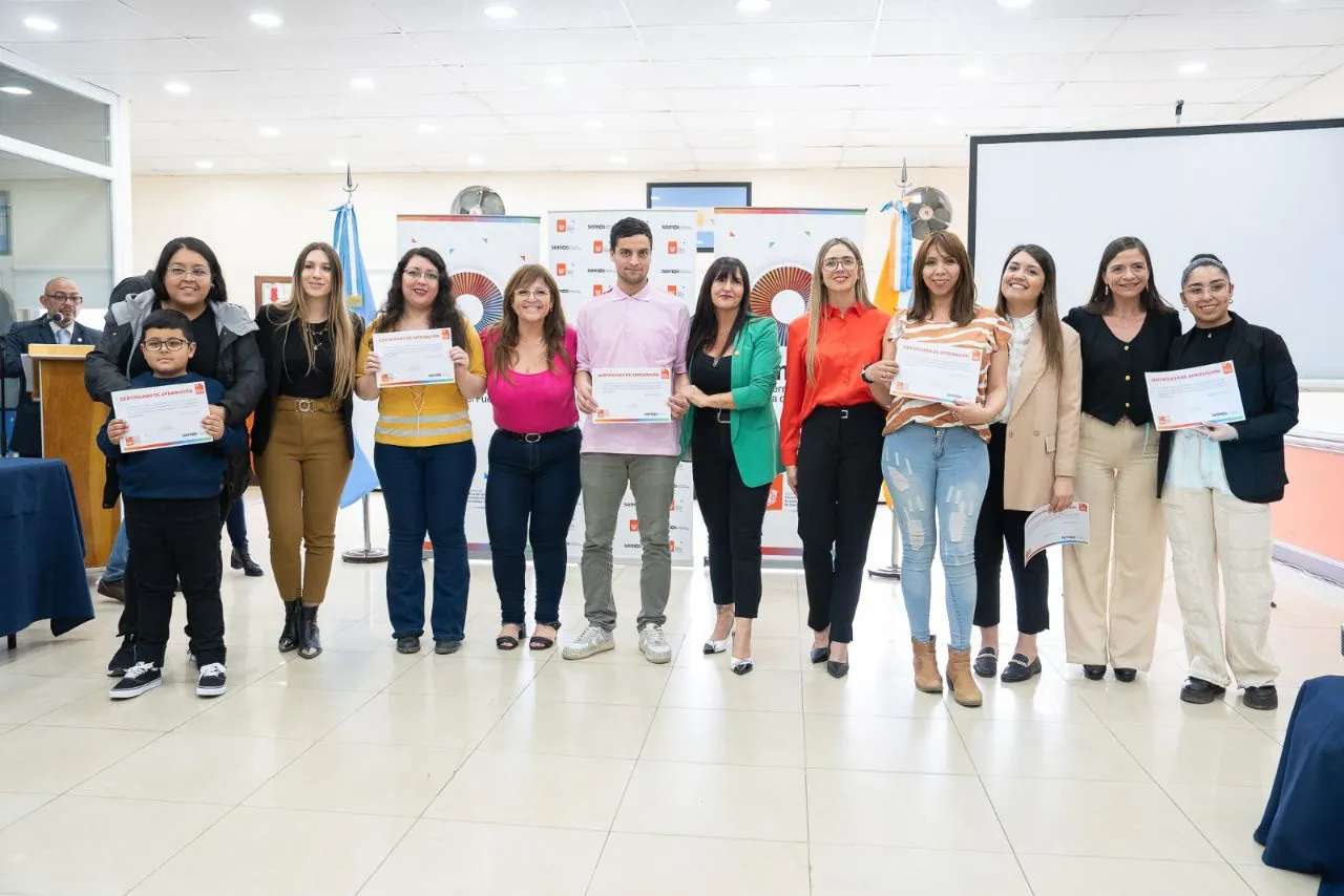 multimedia.normal.bbdaa306417abaff.RW50cmVnYSBjZXJ0aWZpY2Fkb3MgZm9ybWFjacOzbiBsX25vcm1hbC53ZWJw