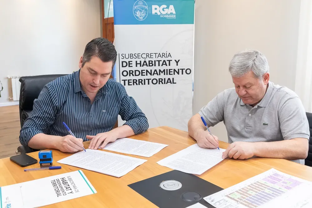 multimedia.normal.892132481d3fcb87.UGVyZXogZmlybWEgbG90ZV9ub3JtYWwud2VicA==