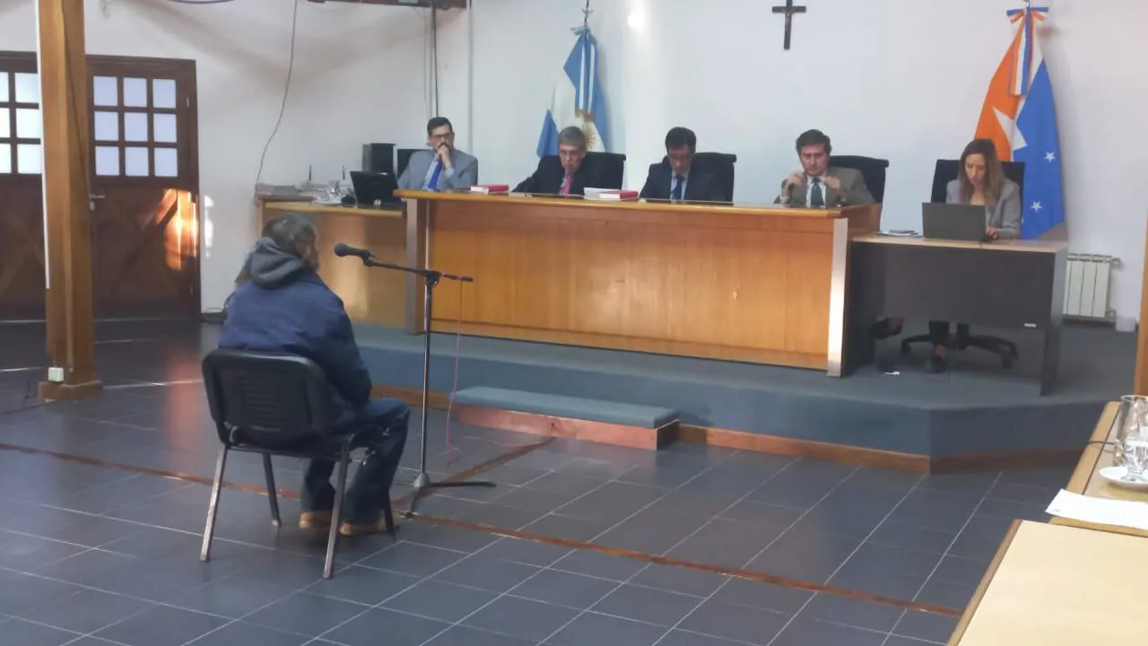 photo_4974605927852387549_y