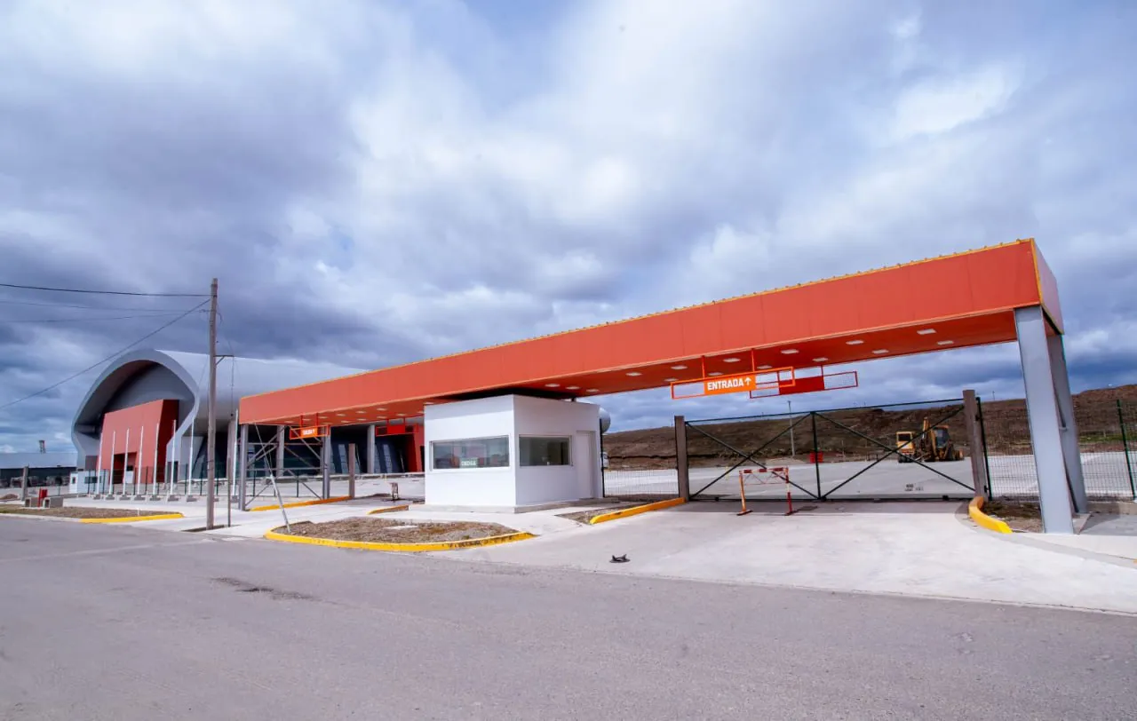 photo_4929662178886266013_y