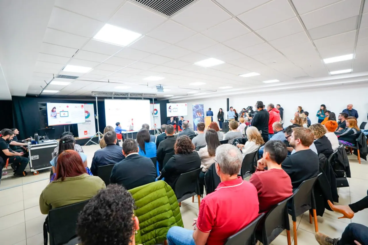 9fe24b3a-f6f6-402b-b946-1fcc1eb00578