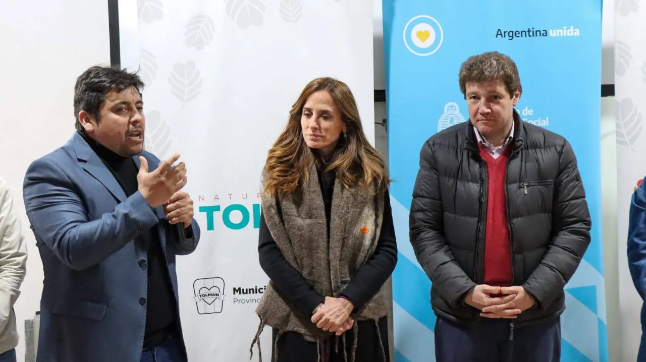 multimedia.normal.bcd892a9b0d1ddad.SGFycmluZ3RvbiBUb2xvc2EgUGF6IE1lbGVsbGFfbm9ybWFsLndlYnA=