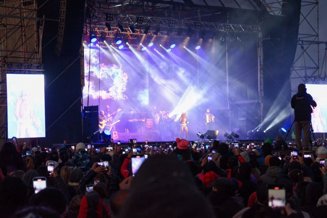 photo_5157178248801659843_y