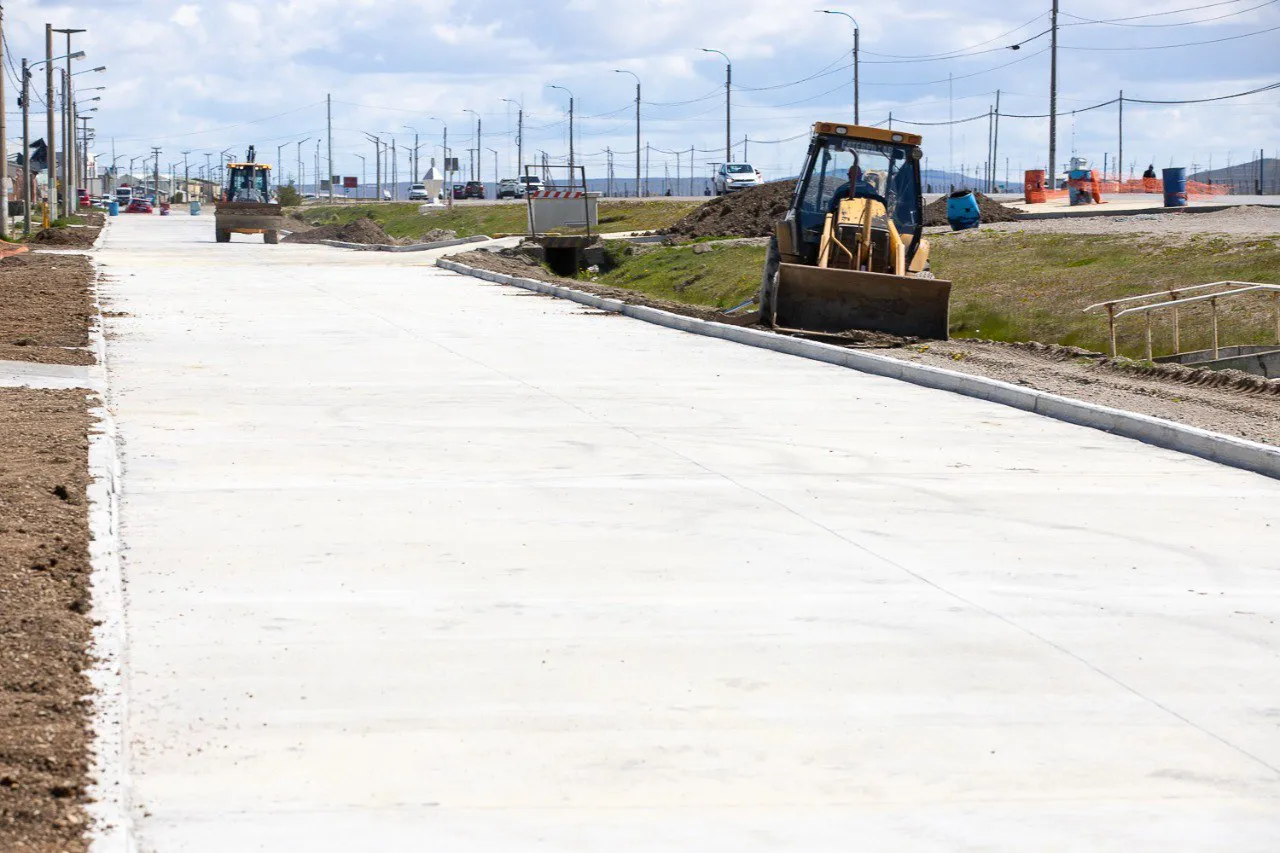 photo_5136873992773283416_y