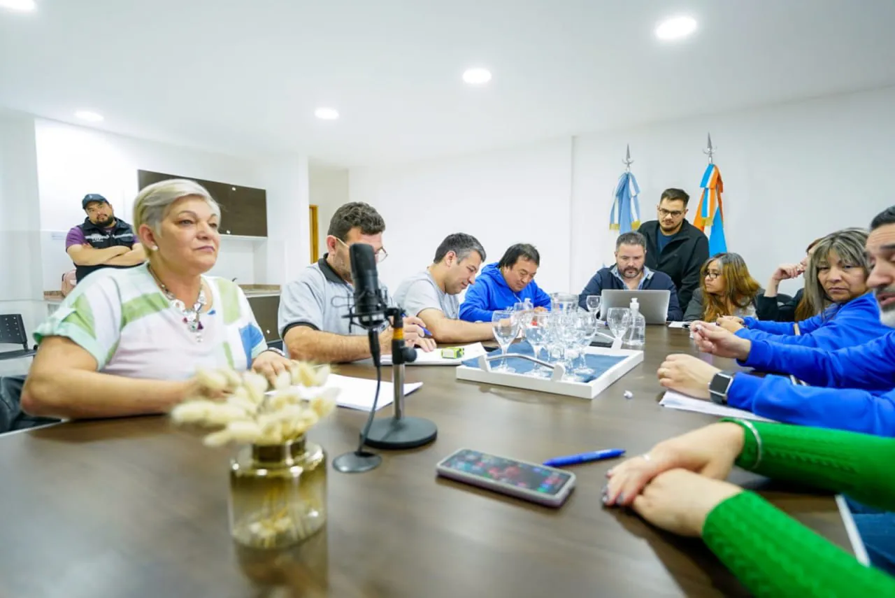 photo_5089461728533654507_y