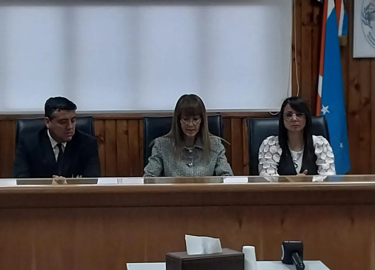 photo_5103052735930018896_y