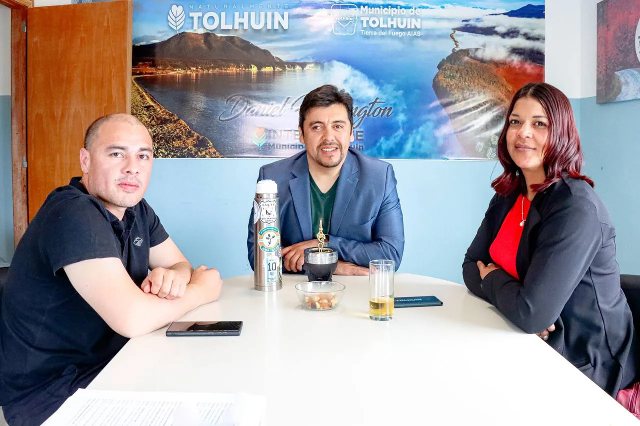 photo_4925165176328662849_y