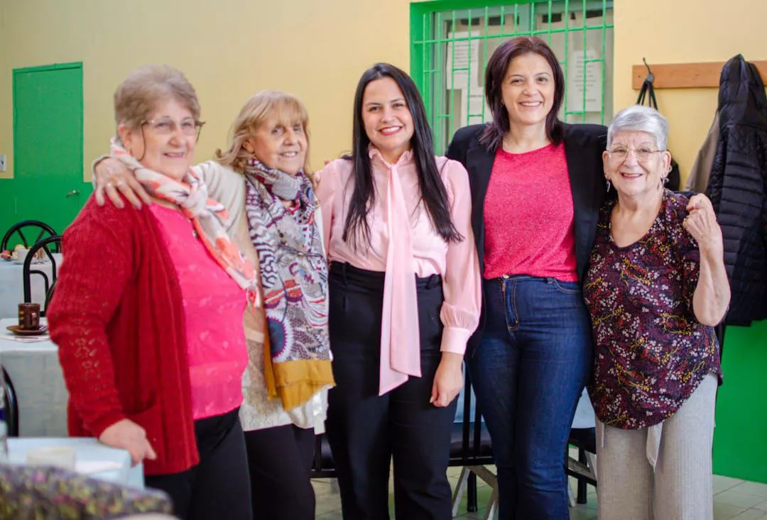 photo_5073517487080975211_y