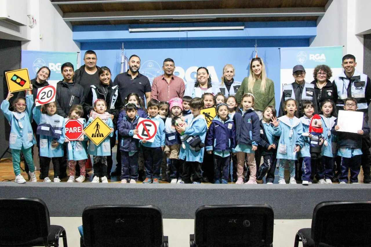 photo_4956300433639451853_y