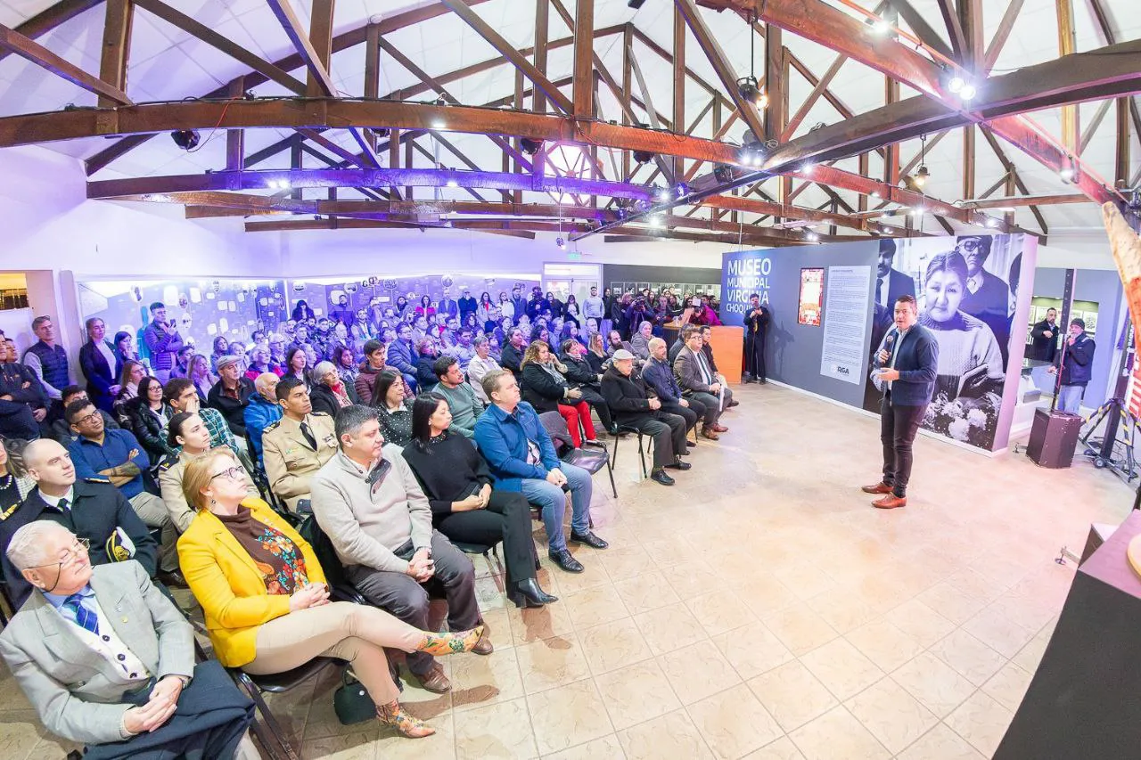 photo_4909175326618267215_y