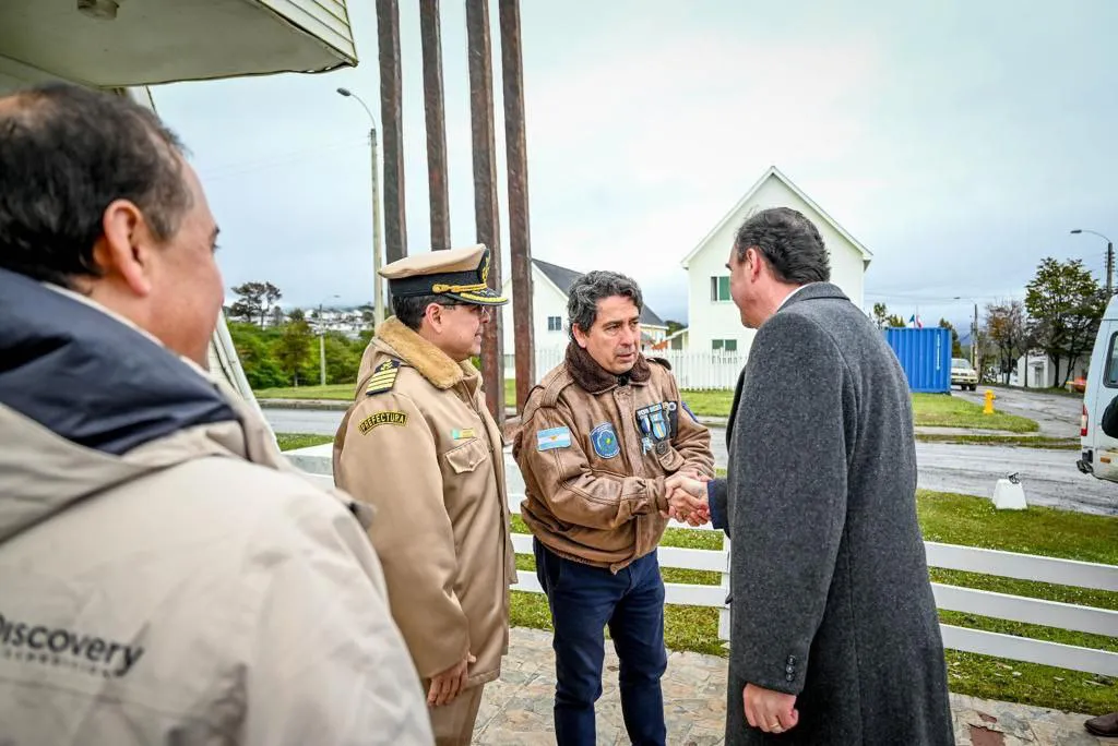 photo_5114090904959954360_y