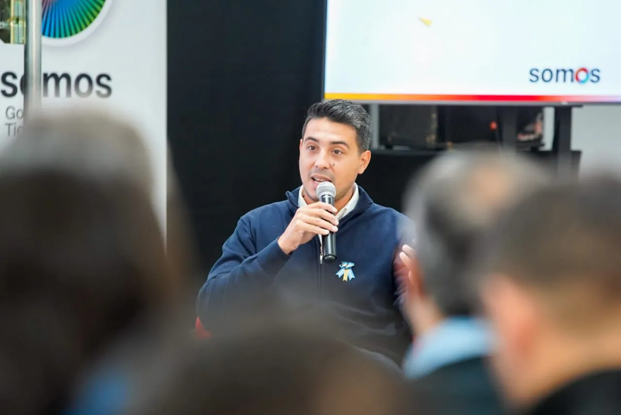 photo_4960818533076413933_y