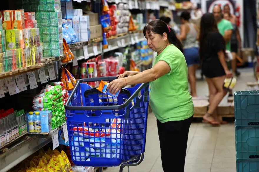 20251225065139_recorte_gastos_argentinos